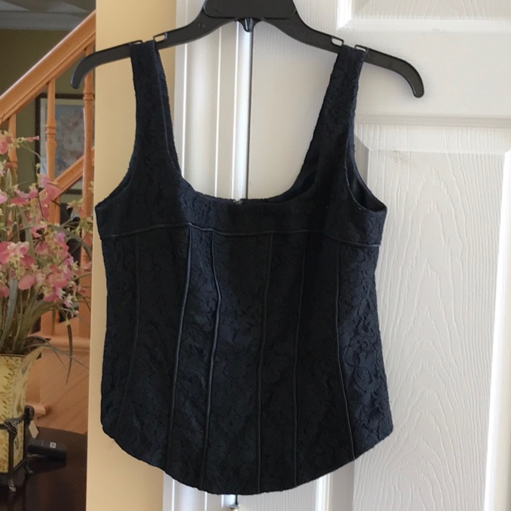 Nannett Lepore black lace top sz 4. Perfect cond.